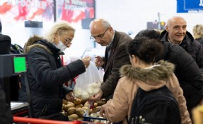 'Market’in Balçova' hizmete başladı: Uygun fiyatlı ve güvenilir gıda bir arada