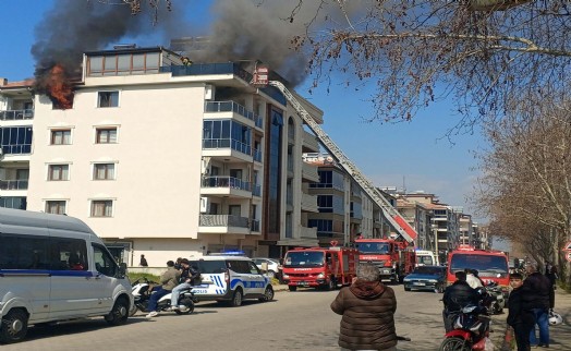 4 katlı binada yangın alarmı!