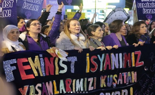 AK Parti’den Kınay ve Mutlu’ya ‘slogan’ tepkisi: Hiç mi utanmadınız!