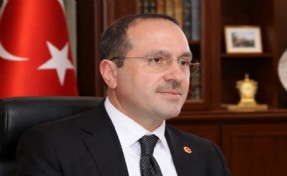 AK Partili Kırkpınar’dan Özel’e sert tepki: Yoz diliyle yolsuzluğu ve arsızlığı örtmeye çalışıyor