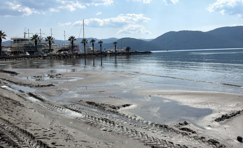 Akyaka'da deniz 25 metre çekildi