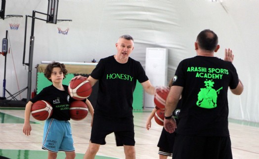 Alperen'in hocası Sijan'dan İzmirli gençlere destek