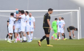 Altay lidere karşı direnemedi!