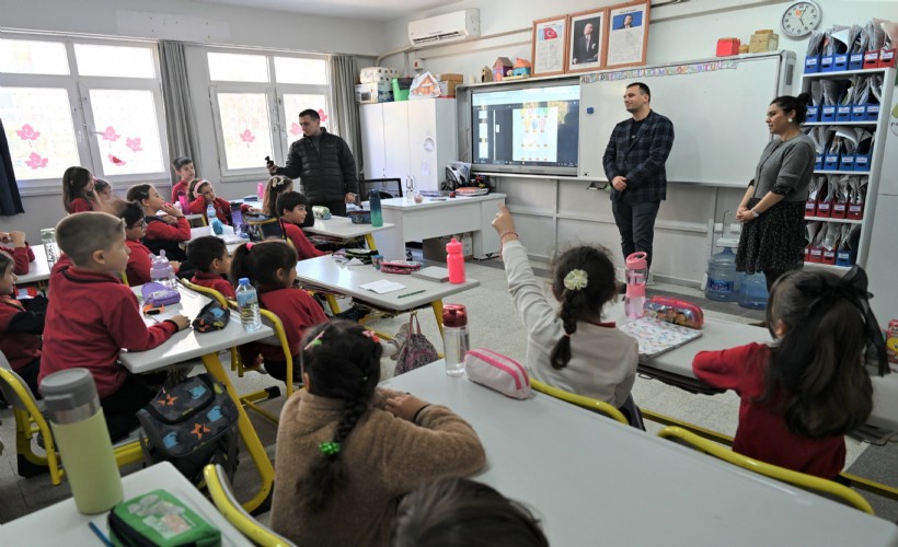 Başkan Ömer Eşki, Hayat Bilgisi dersinde yerel yönetimleri anlattı