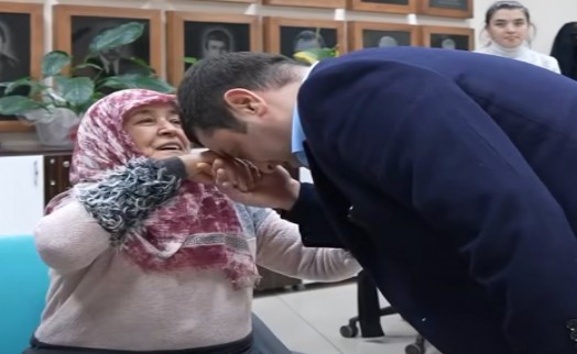 Başkan Demir ile Cemile Teyze'nin duygulandıran buluşması