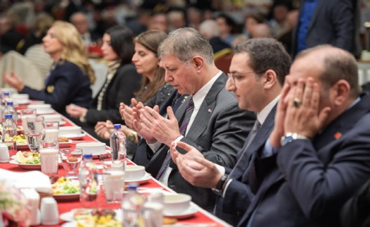 Başkan Tugay şehit aileleri ve gazilerle Balçova’da iftarda buluştu