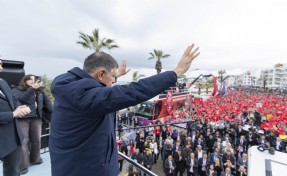 Başkan Tugay’dan Kuşadası mitingi sonrası mesaj: 'Adalet mücadelemiz sürecek'