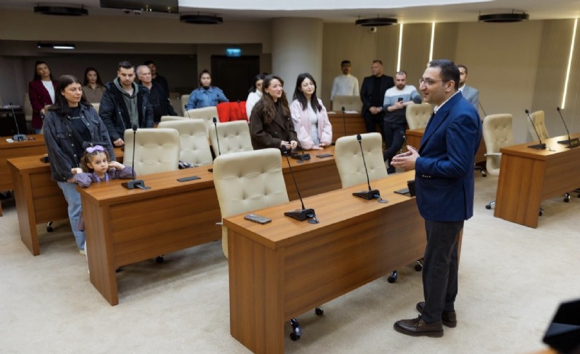 Başkan Yiğit yeni evlenen çiftlere destek kartlarını teslim etti!