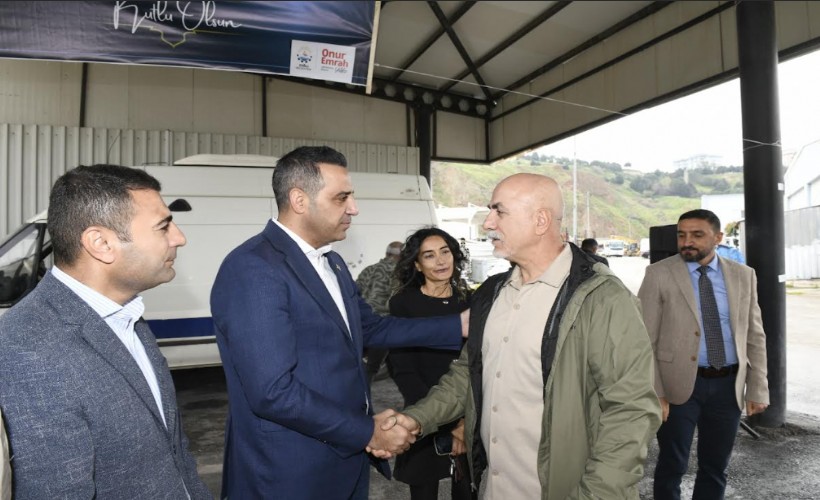 Başkan Yıldız personelle bayramlaştı: 'En büyük gücümüz çalışanlarımız'
