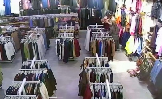 Bebeğin hayatını Heimlich manevrasıyla kurtardı