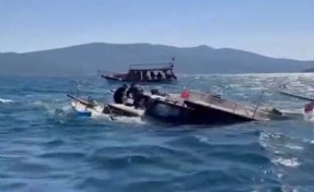 Bodrum'da balıkçı teknesi yarı batık bulundu; 7 kişi kurtarıldı