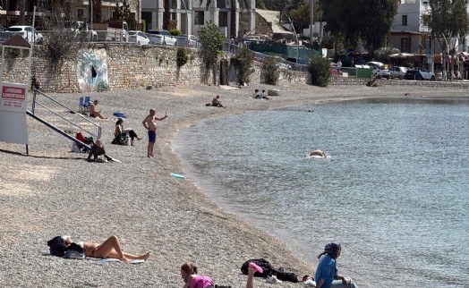 Bodrum'da bayramın son gününde tatilciler plajlarda zaman geçirdi