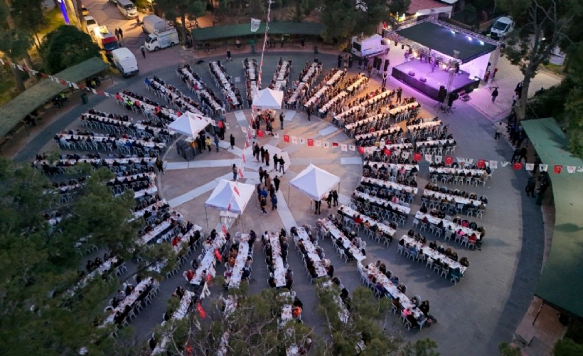 Bornova’da Kadir Gecesi’nde büyük iftar buluşması