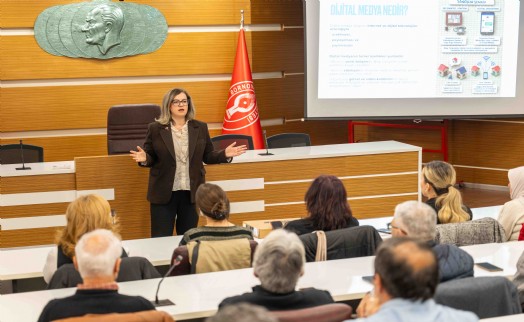 Bornova’da muhtarlar için Dijital Dönüşüm Eğitimi