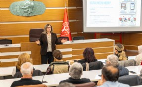 Bornova’da muhtarlar için Dijital Dönüşüm Eğitimi