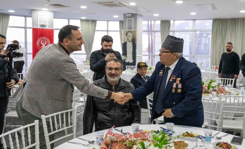 Bornova’da 'vefa' sofrası: Şehit aileleri ve gazilerle duygu dolu iftar