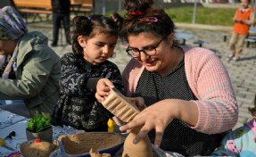 Bornovalı miniklere 'Çim Adam Atölyesi'