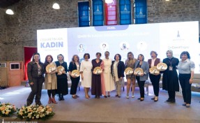 Büyükşehir'in öncülüğünde 'kadın zirvesi' düzenlendi: Başarı hikayelerini paylaştılar