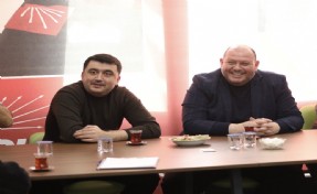 İzmir'de CHP'li ilçe başkanına bıçaklı saldırı! Perde arkasında neler yaşandı?