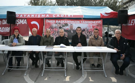 CHP'nin Kuşadası'ndaki adalet nöbeti büyüyor