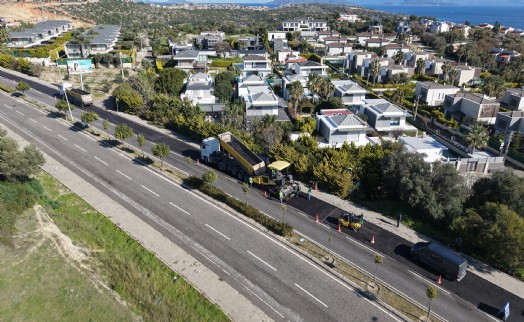 Çeşme'nin yolları yaza hazırlanıyor!
