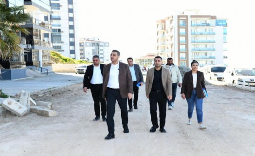 Çiğli’de bahar hareketliliği: Temizlikten asfalta, parklardan budamaya yoğun mesai
