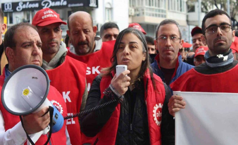 DİSK Ege Temsilcisi Gümüştekin: 'Belediyelerde kriz sürüyor, eylemler devam edecek'