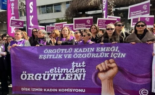 DİSK’li kadınlar İzmir meydanlarında: Tacize karşı ILO 190 sözleşmesi çağrısı