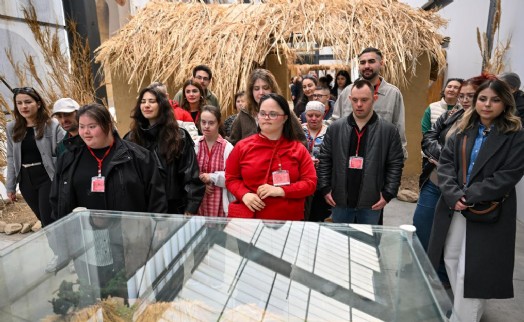 Down sendromlu bireylerden Yeşilova Höyüğü’nde anlamlı buluşma