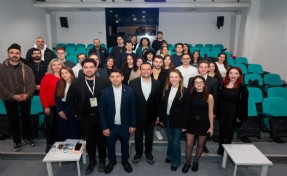 Gençler ‘Hibrit Kariyer Zirvesi’ için Konak’ta
