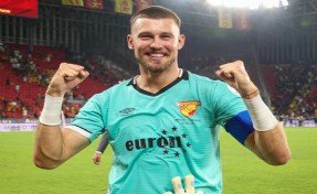 Göztepe'de kaleci Lis ilki yaşadı!
