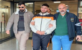 Hırsızlıktan hükümlüydü: Baba olduğu gün cezaevine gönderildi