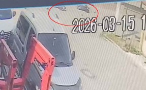İki motosikletin karıştığı kaza kamerada; 1'i ağır, 3 yaralı