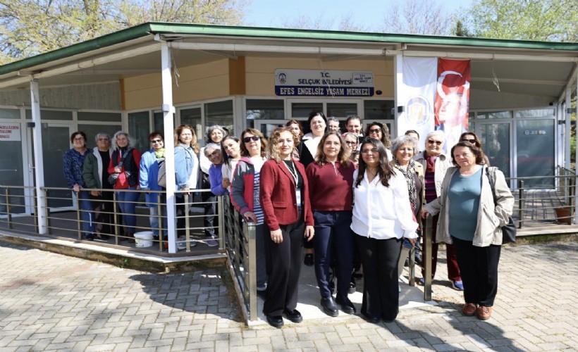 İzmir Büyükşehir Belediyesi'nden kadınlara sağlık eğitimi