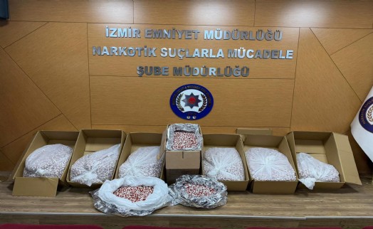 İzmir'de 356 bin sentetik ecza hap ele geçirildi; 3 tutuklama