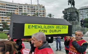 İzmir'de emekliler sokakta: 'Verilen zam fiilen geri alındı'