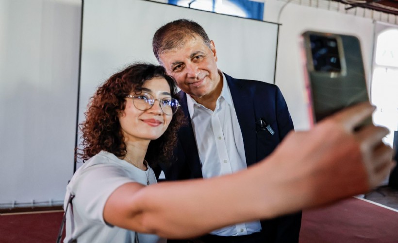 İzmir’de gençler yalnız değil