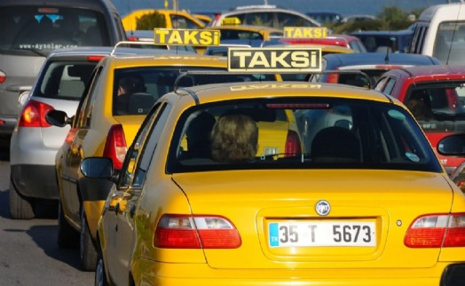 İzmir’de taksi ücretlerine zam gündemde: Yeni tarife belli oldu!