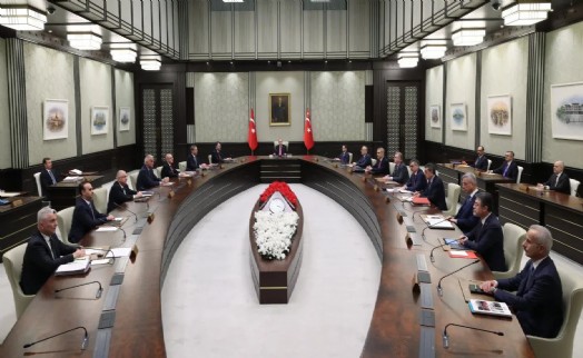Kabine savaş ve emekli gündemi ile toplandı