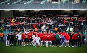 Karşıyaka’dan gol şov: Play-Off’u garantiledi