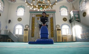 Kemalpaşa'da 80 camide Ramazan mesaisi