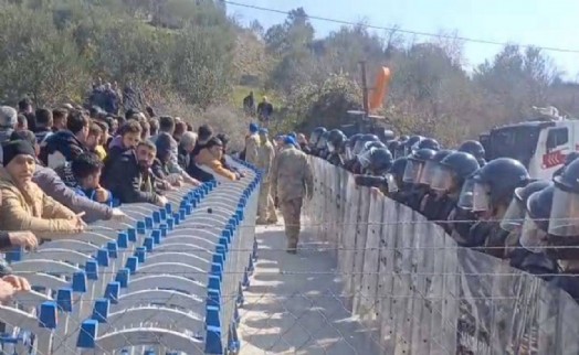 Kınık'ta direnişin 11'inci günü: Barikatı aşan işçilere TOMA'lı müdahale!