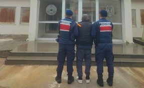 Kuşadası'nda 22 yıl 9 ay hapis cezasıyla aranan hükümlü yakalandı