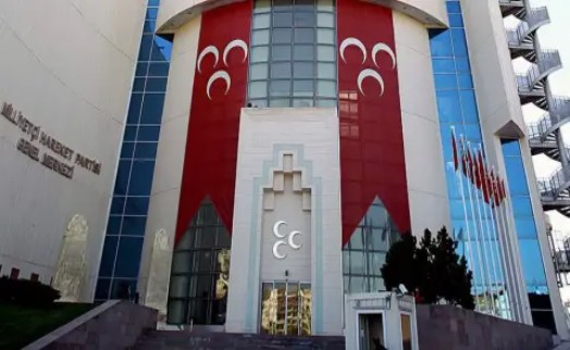 MHP’de peş peşe istifalar... Başkan görevinden ayrıldığını açıkladı!