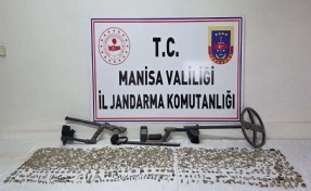 Manisa’da çok sayıda tarihi obje ve sikke ele geçirildi