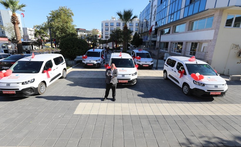 Menderes Belediye Başkanı İlkay Çiçek makam aracını bıraktı