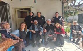 Muğla'da kursiyerlerden yaşlı kadınlara bakım desteği