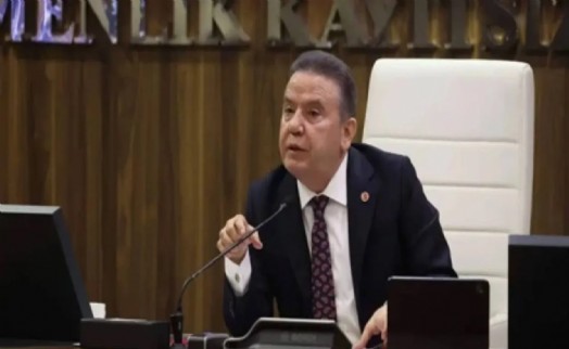 Muhittin Böcek'ten mektup: 'Fırıldak olmanın anlamı yok dik duracağız'