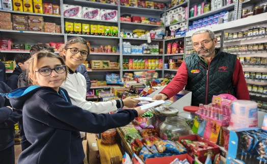 Öğrenciler, 'zimem defteri' geleneğiyle borçları ödedi