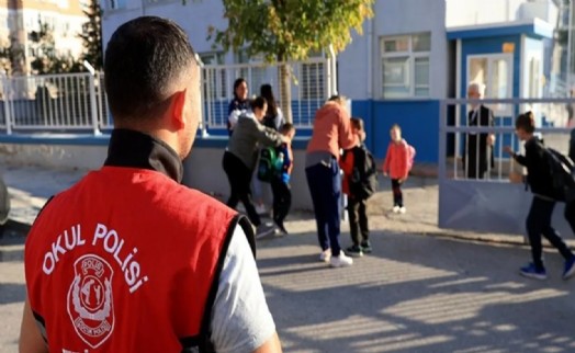 Okullara 24 saat polis devriyesi geliyor! Yusuf Tekin duyurdu